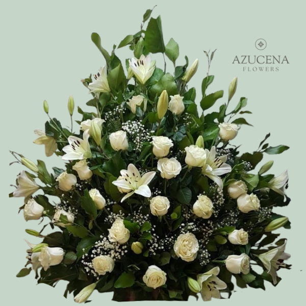 Arreglo con Rosas y Liliums Blancos