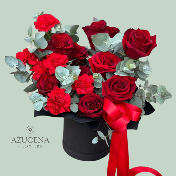 Rosas Rojas y Claveles en Caja Floral